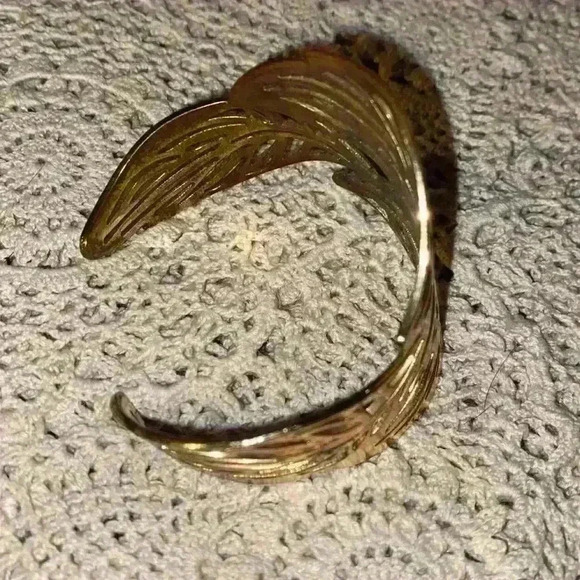 H & M Leaf pattern cuff bracelet - Picture 2 of 4